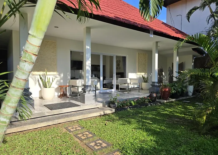 Segara Agung Boutique 3* サヌール